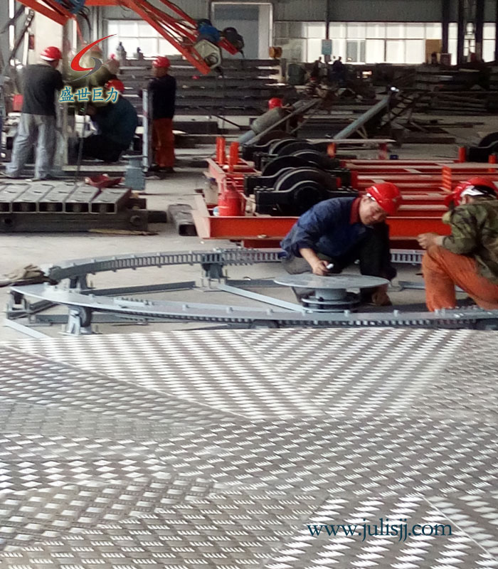 液压升降平台车间生产现场