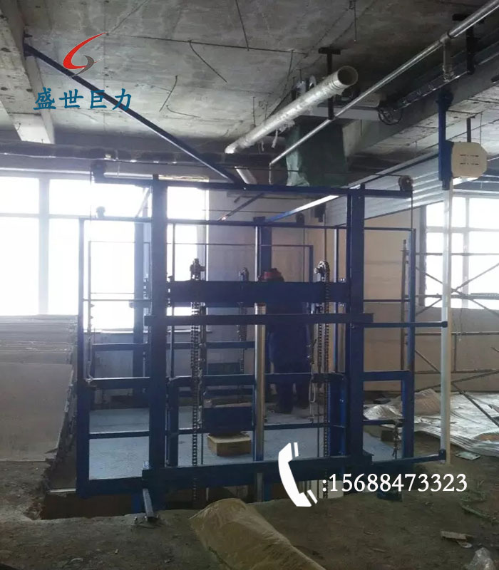 导轨式升降机装置中